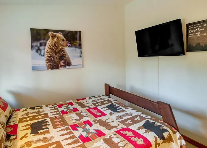 Less Than 1 Mi To Rainbow Family With Fire Pit Holiday home