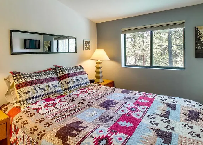 Holiday home Less Than 1 Mi To Rainbow Family With Fire Pit