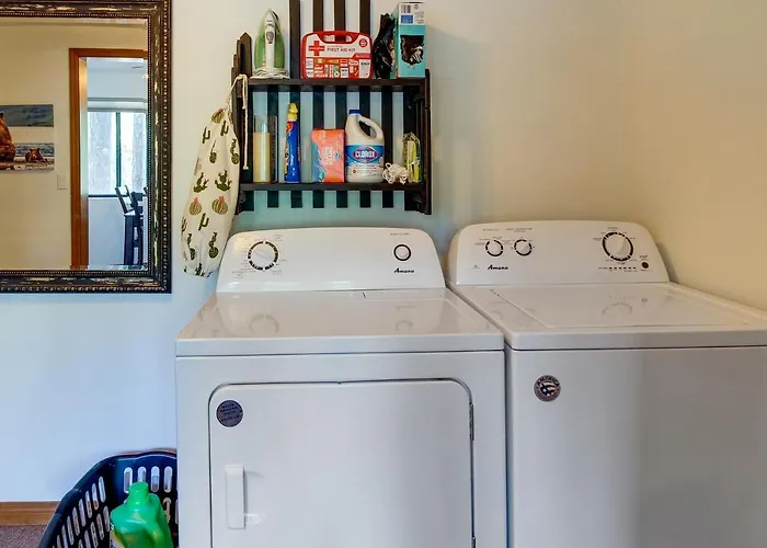 Holiday home Less Than 1 Mi To Rainbow Family With Fire Pit