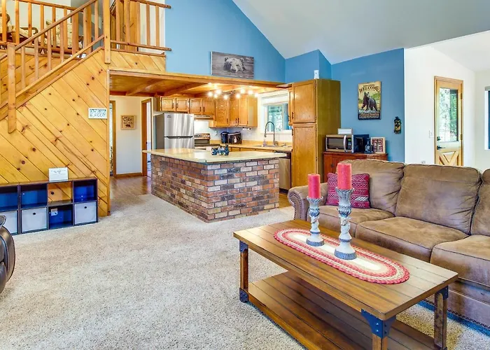 Less Than 1 Mi To Rainbow Family With Fire Pit Holiday home