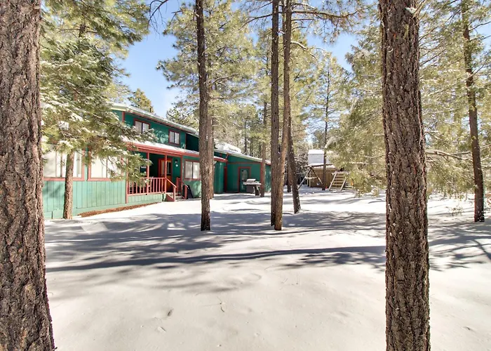 Holiday home Less Than 1 Mi To Rainbow Family With Fire Pit